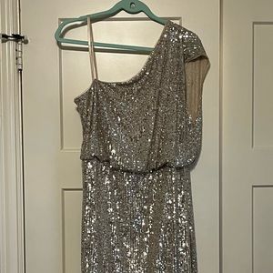 Adrianna Papell mini dress w sequins